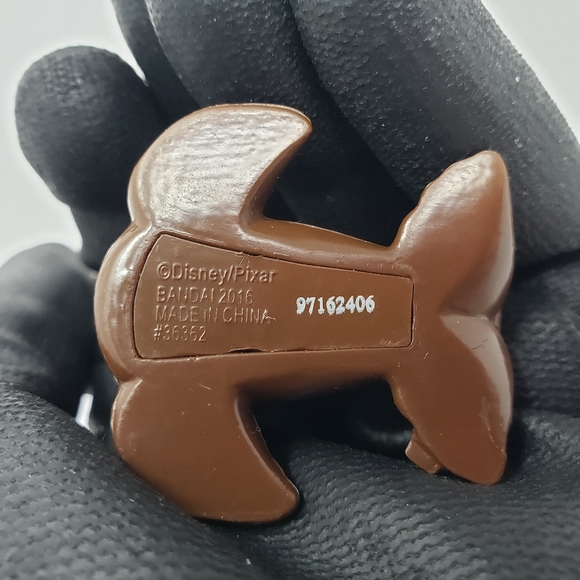 Disney Finding Dory Sea Lion Rudder Toy Figure - Picture 6 of 13